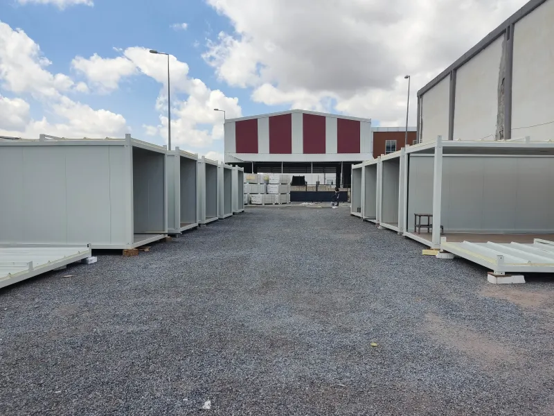 B2KON units lined up along a yard